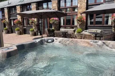 Private Hot Tub at Duvale Barn, Devon