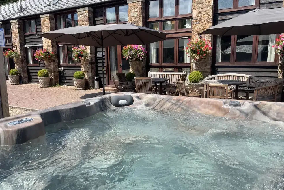 Private Hot Tub at Duvale Barn