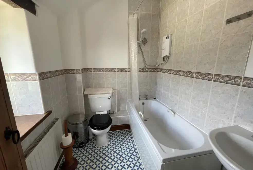 Family bathroom at Duvale Barn