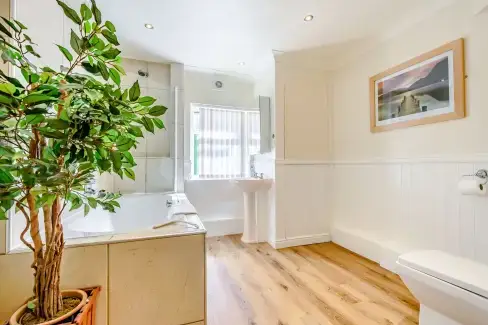 Family bathroom at Eden Holiday House near the Lake District, Cumbria