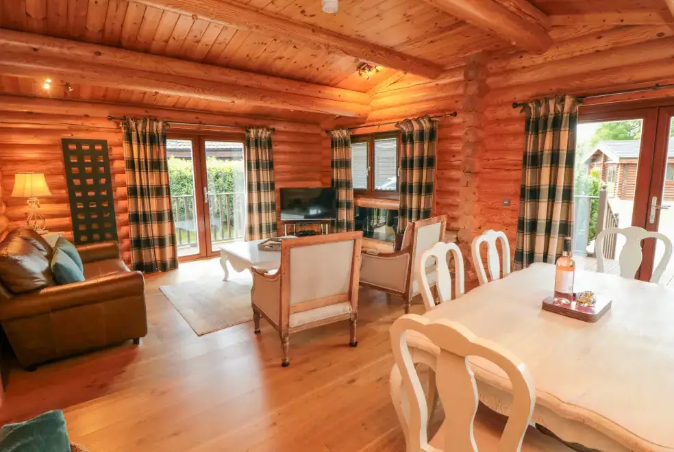 Open plan living area at Endeavour Lodge 4