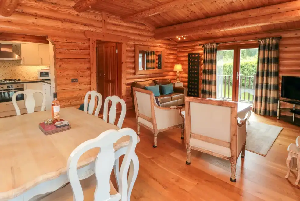 Open plan living area at Endeavour Lodge 4