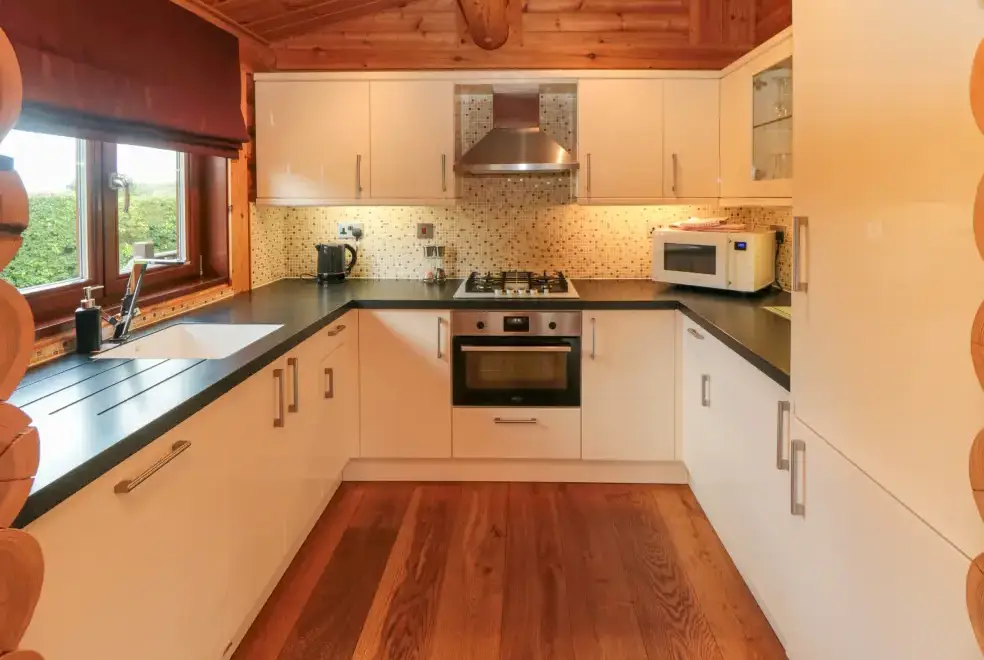 Kitchen/diner at Endeavour Lodge 4