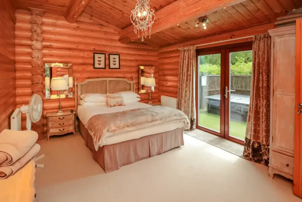 Bedroom at Endeavour Lodge 4