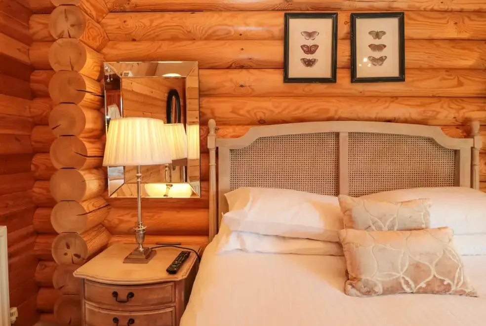 Bedroom at Endeavour Lodge 4