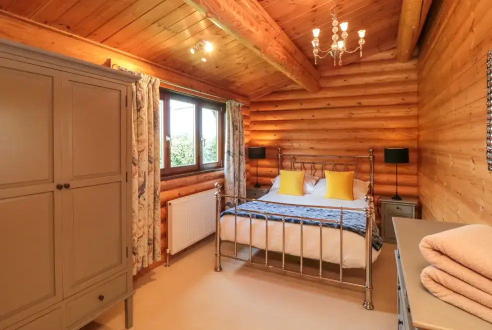 Bedroom at Endeavour Lodge 4