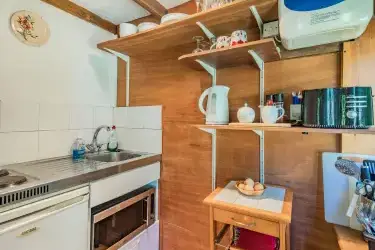   Lodge breaks    in London