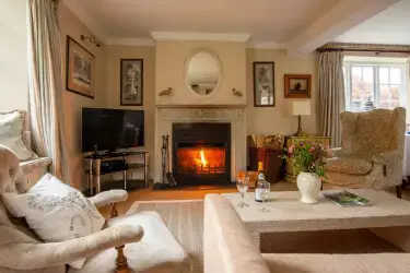 Gloucestershire  Cottages with open fire 