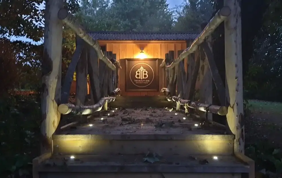 Fair Oak Farm - Your Country Estate, from the outside