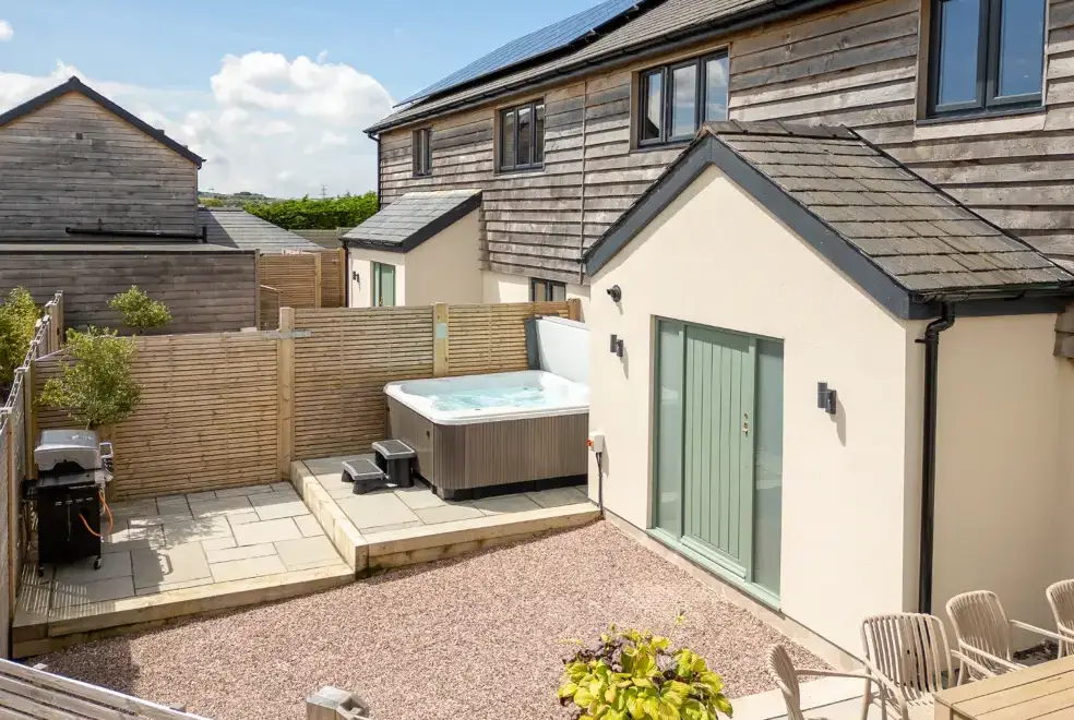 Private Hot Tub at Farmyard House
