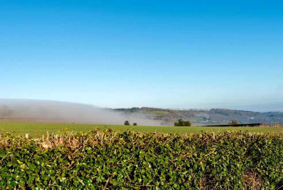 Countryside views at Field Barn sleeps 2, with a private Steam Room and AirCon!