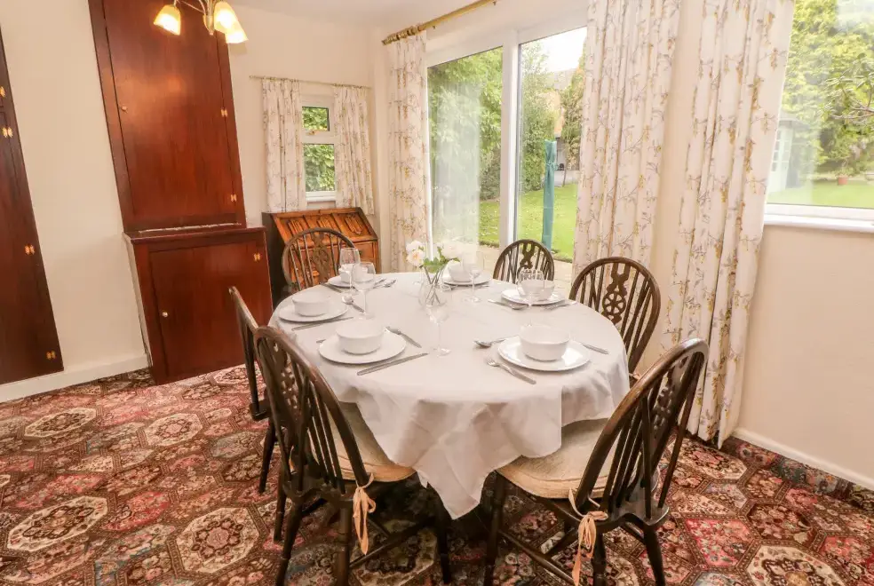 Dining room at Field House