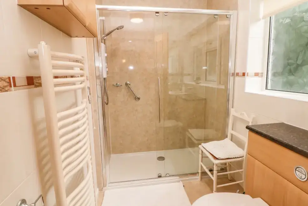 Shower room at Field House