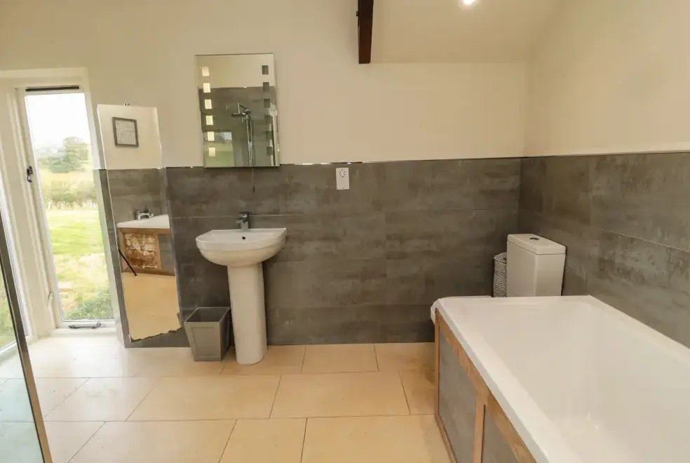 Family bathroom at Fontburn Farmhouse
