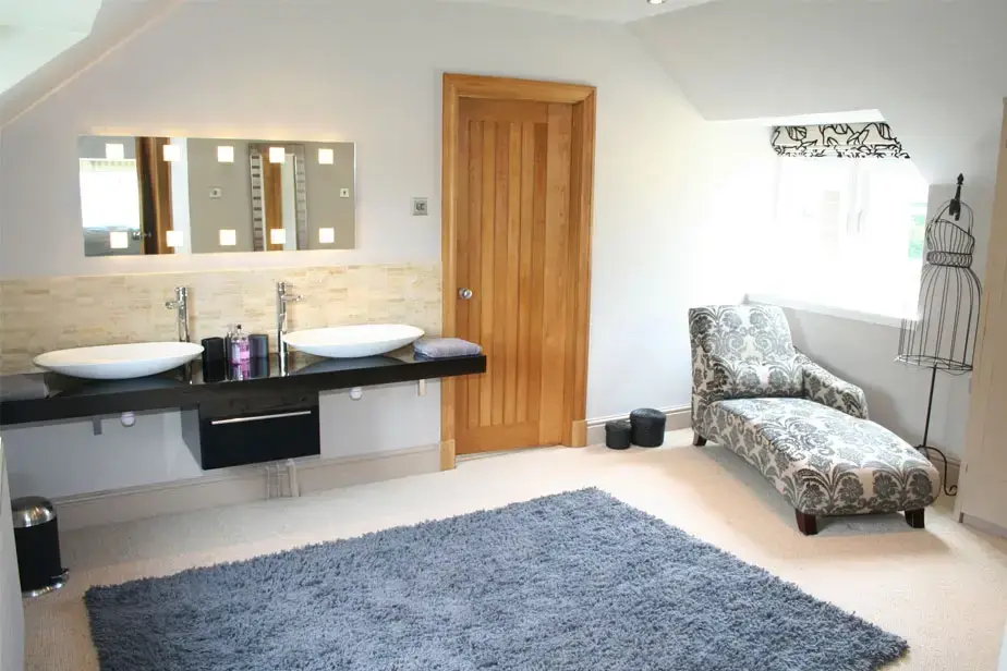 Ensuite bathroom at Four Ashes (Stunning Water Views)