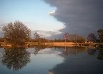 Lake view at Fox Den - Fields End Water