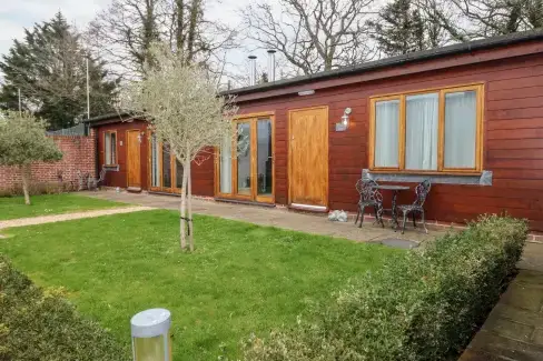 Fox's Den, Hampshire, from the outside