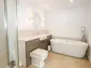 Family bathroom at Fox's Den - thumbnail photo