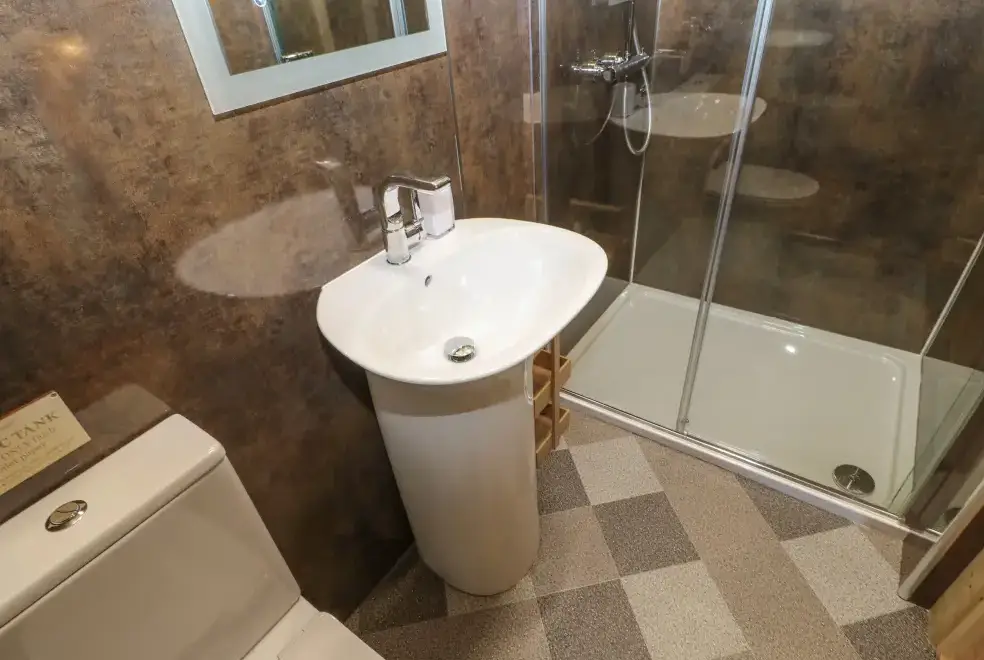 Shower room at Foxes Den