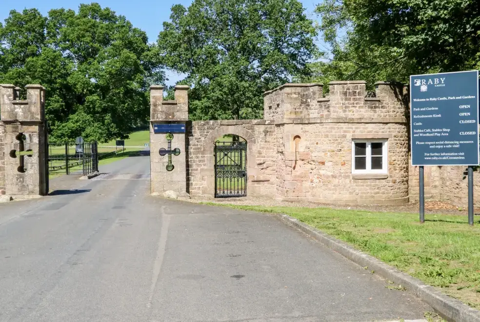 Foxes Den, from the outside