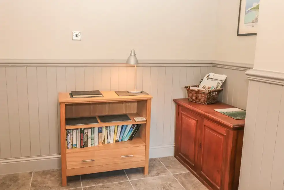 Library at Gamekeeper's Holiday Cottage