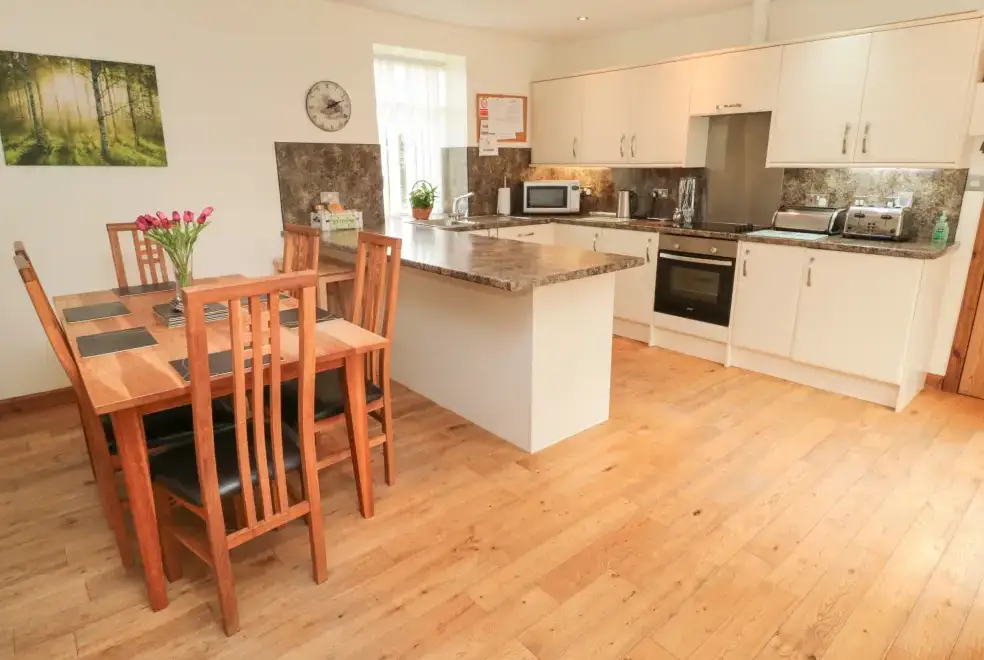 Kitchen/diner at Gardener's Country Cottage