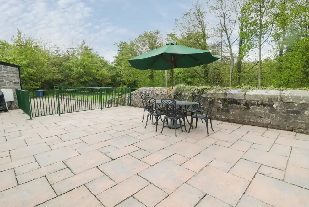 Patio area at Gardener's Country Cottage