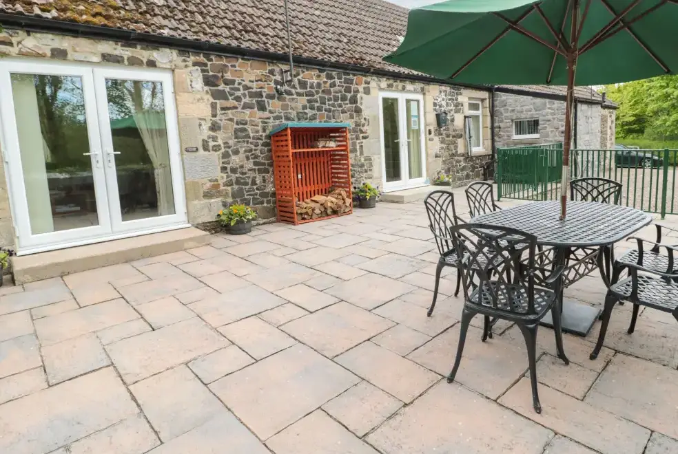 Patio area at Gardener's Country Cottage