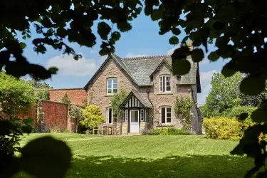 Cottages with Fishing on Site or Nearby in Shropshire