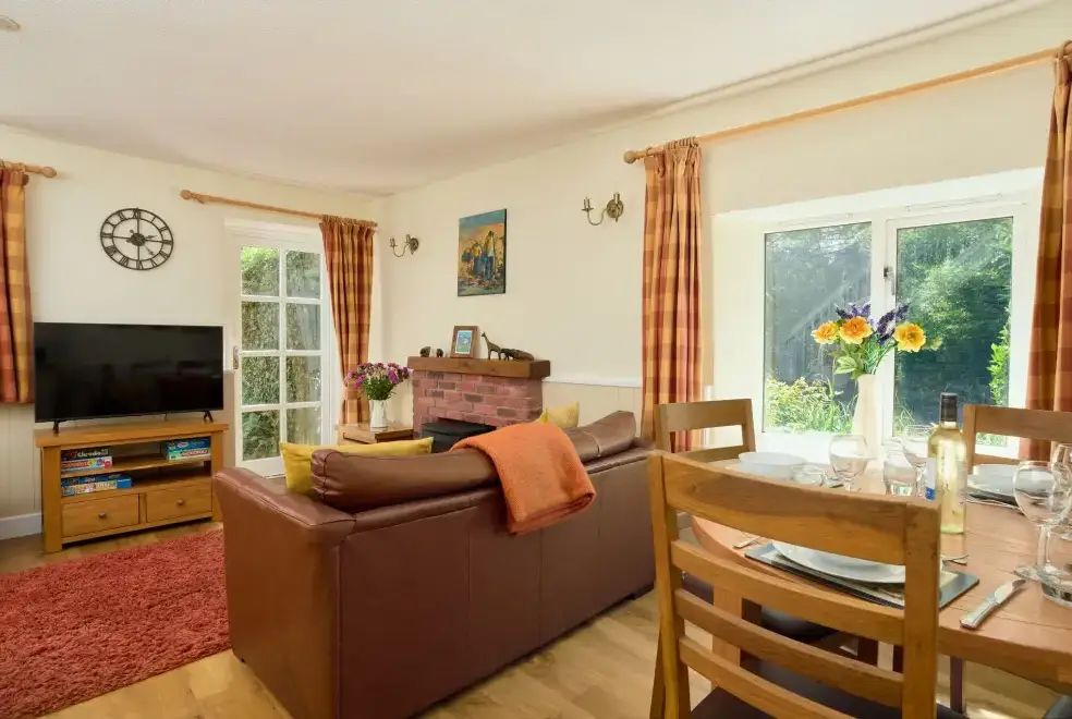 Open plan living area at Gatehouse West, Colmer Estate