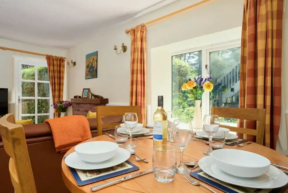 Open plan living area at Gatehouse West, Colmer Estate