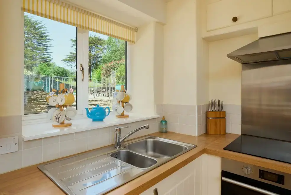 Luxury kitchen at Gatehouse West, Colmer Estate
