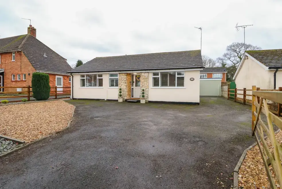 Giggling Goose Cottage, from the outside