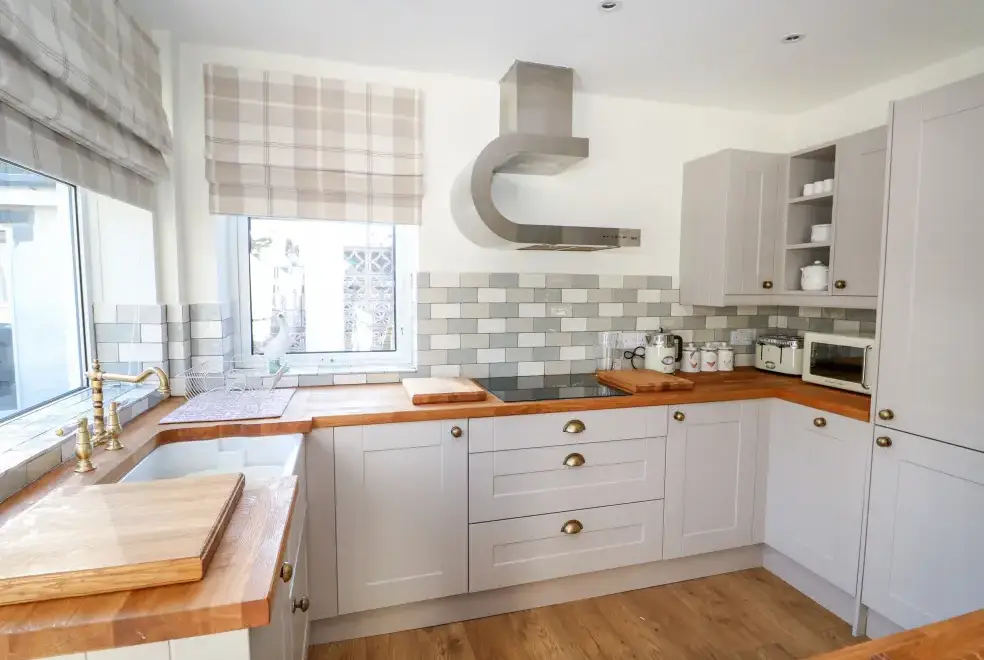 Farmhouse style kitchen at Giggling Goose Cottage