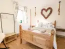 Bedroom at Giggling Goose Cottage - thumbnail photo