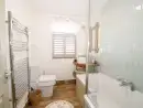 Family bathroom at Giggling Goose Cottage - thumbnail photo