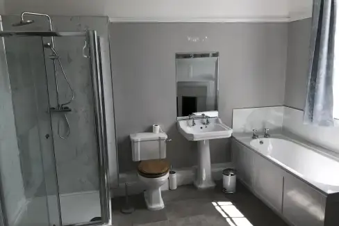 Family bathroom at Glingerbank, Cumbria