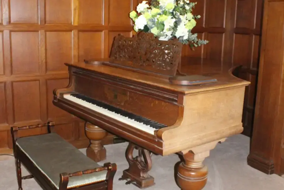 Drawing room at Glingerbank