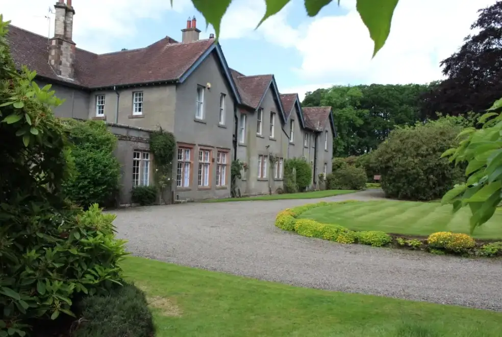 Glingerbank, from the outside