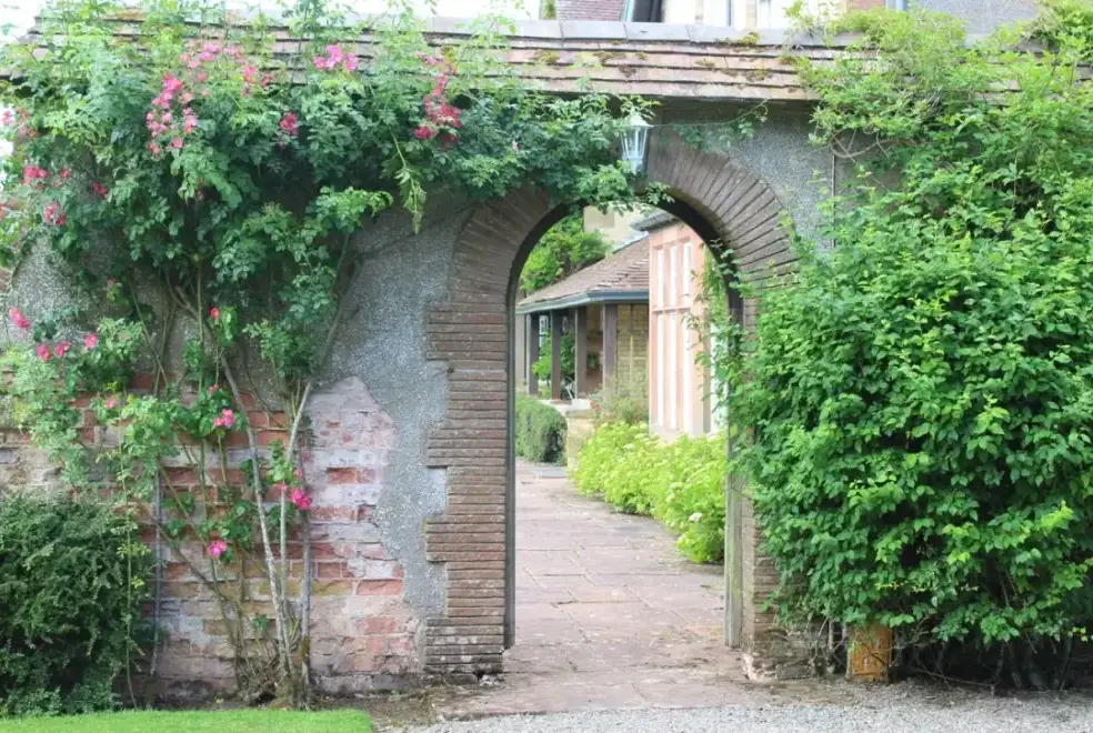 Enclosed garden at Glingerbank