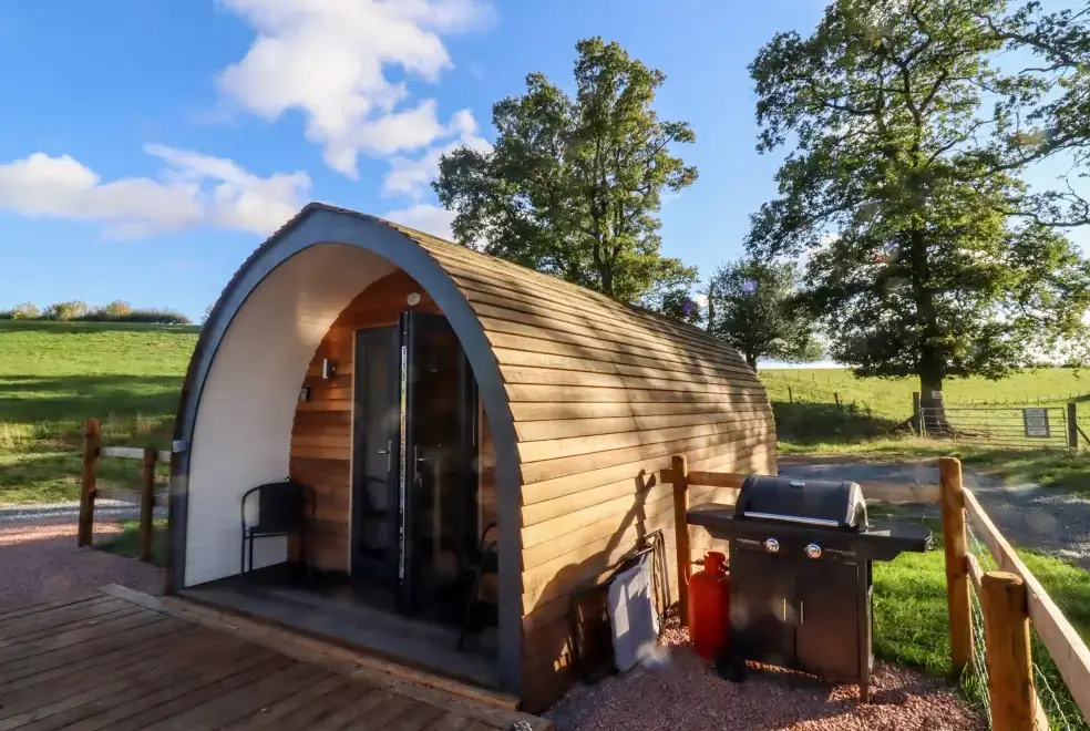 Goose Pod, from the outside