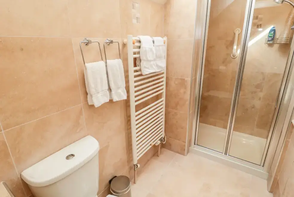 Shower room at Granary Barn