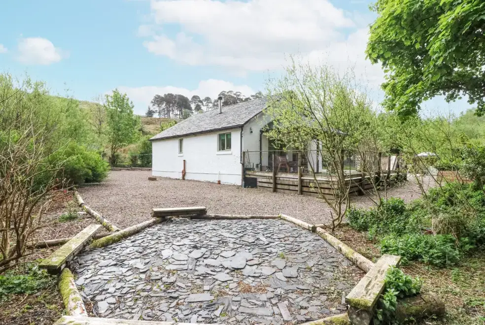 Grant Cottage, from the outside