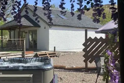 Private Hot Tub at Grant Cottage, Highland
