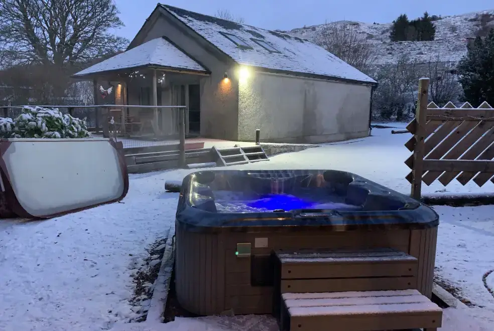 Private Hot Tub at Grant Cottage