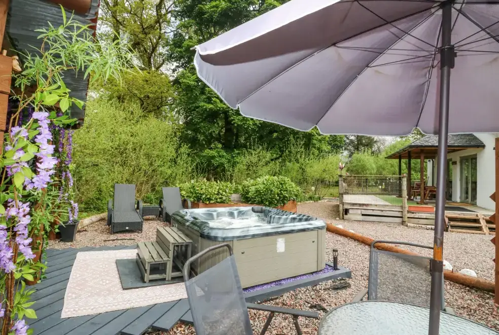 Private Hot Tub at Grant Cottage