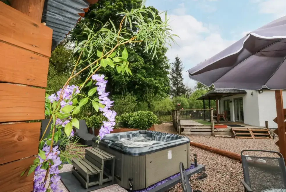 Private Hot Tub at Grant Cottage