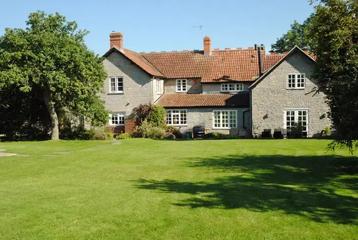 Gray Manes, from the outside