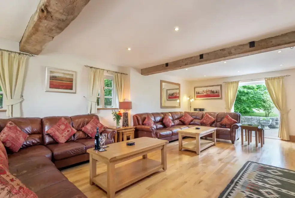 Lounge at Gray Manes