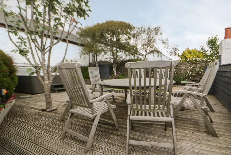 Decked area at Great Western Farmhouse